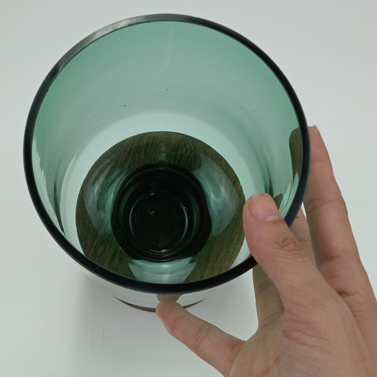 Vaso Decorativo Mondello Verde Vidro Base Madeira 26x13cm