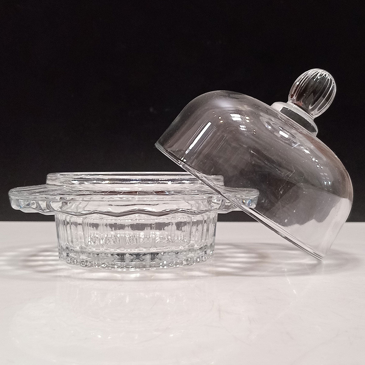 Manteigueira de Vidro Transparente 13x12x12cm com Tampa - Elegante