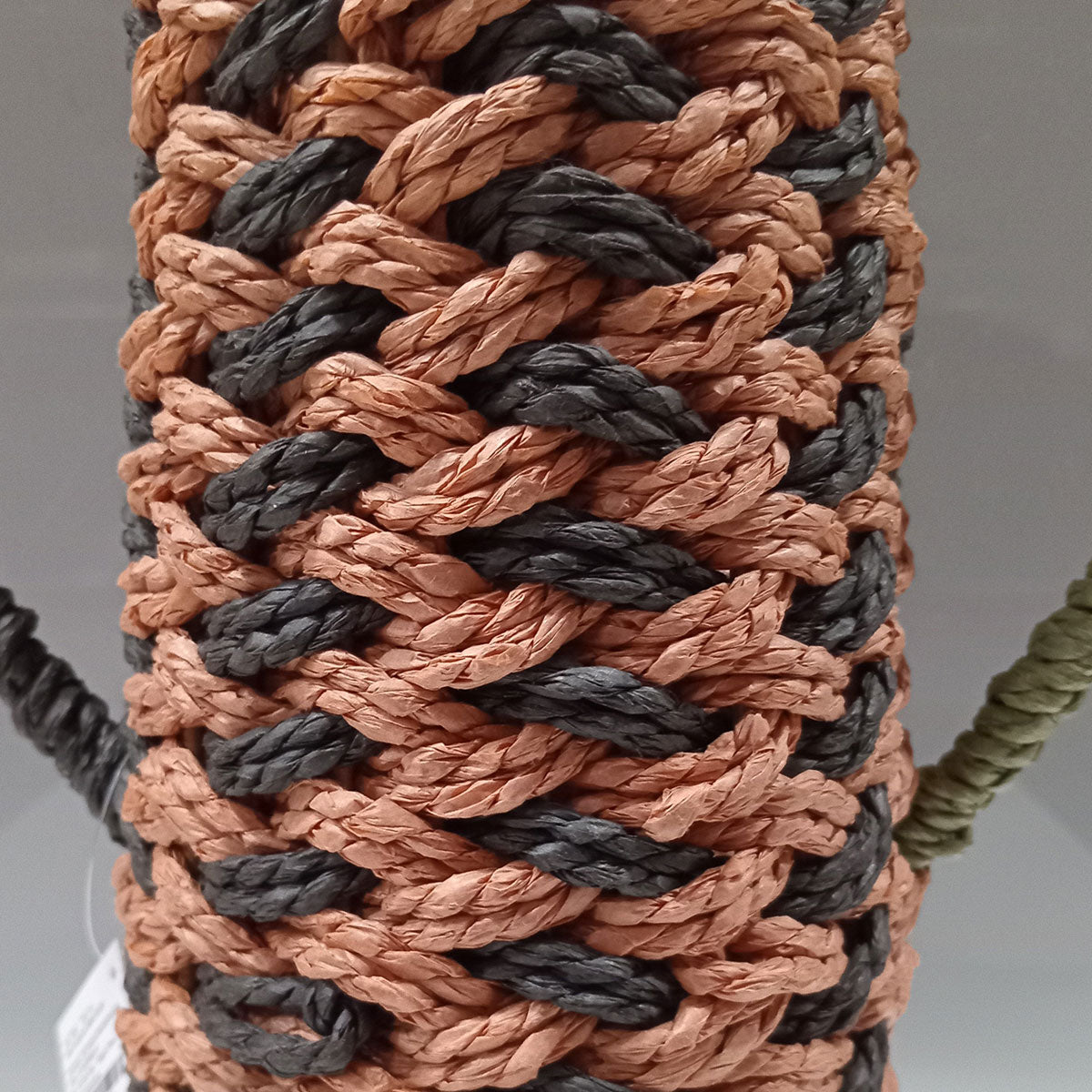 Vaso de Fibra Bege 31x23cm para Decoração de Ambientes