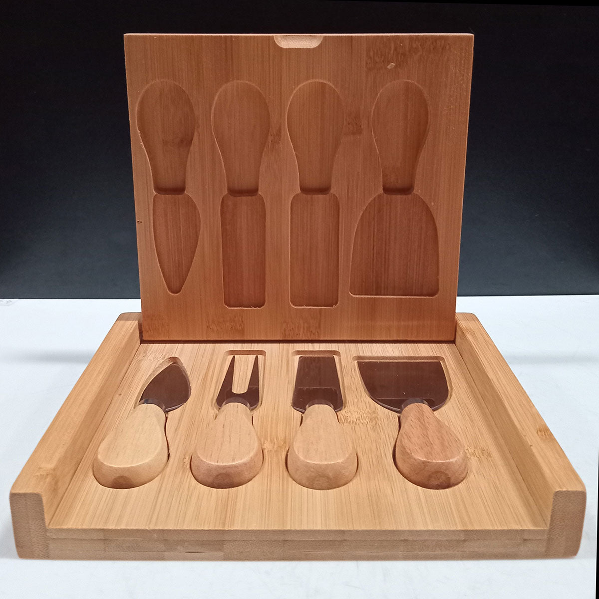 Jogo de Queijo Home&Co com Maleta Bambu Natural e Facas Especializadas