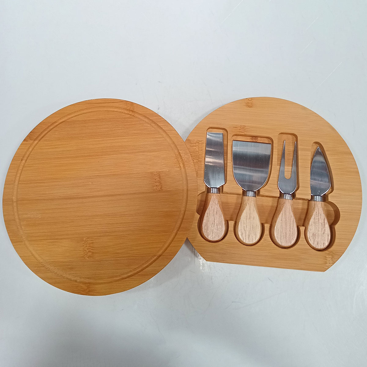 Jogo de Queijo Home&Co com Tábua Deslizante em Bambu Natural e Facas
