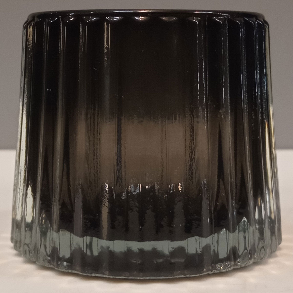 Castiçal de Vidro Fumê Home&Co 8x8cm Elegante para Decoração