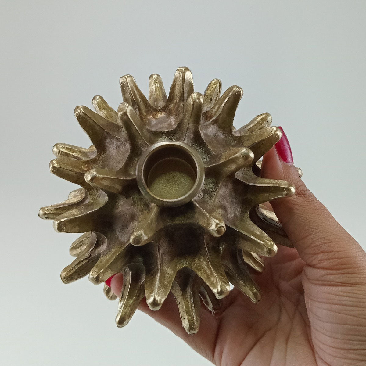 Castiçal Barroco em Resina Bronze 11x12x12cm para Decoração