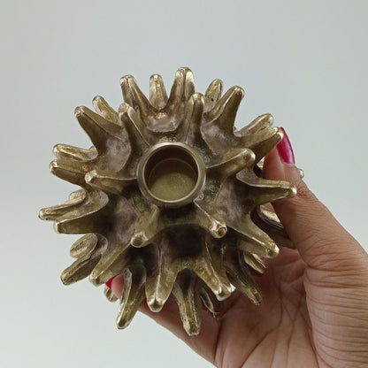 Castiçal Barroco em Resina Bronze 11x12x12cm para Decoração