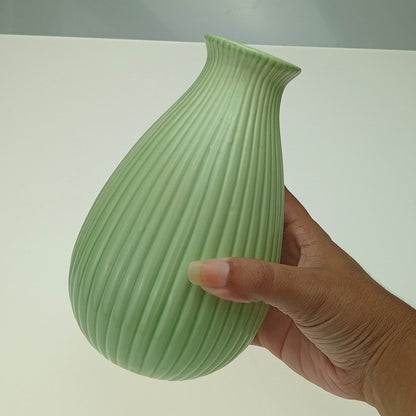 Vaso Cerâmico Verde Crispin 18x11cm para Decoração de Ambientes