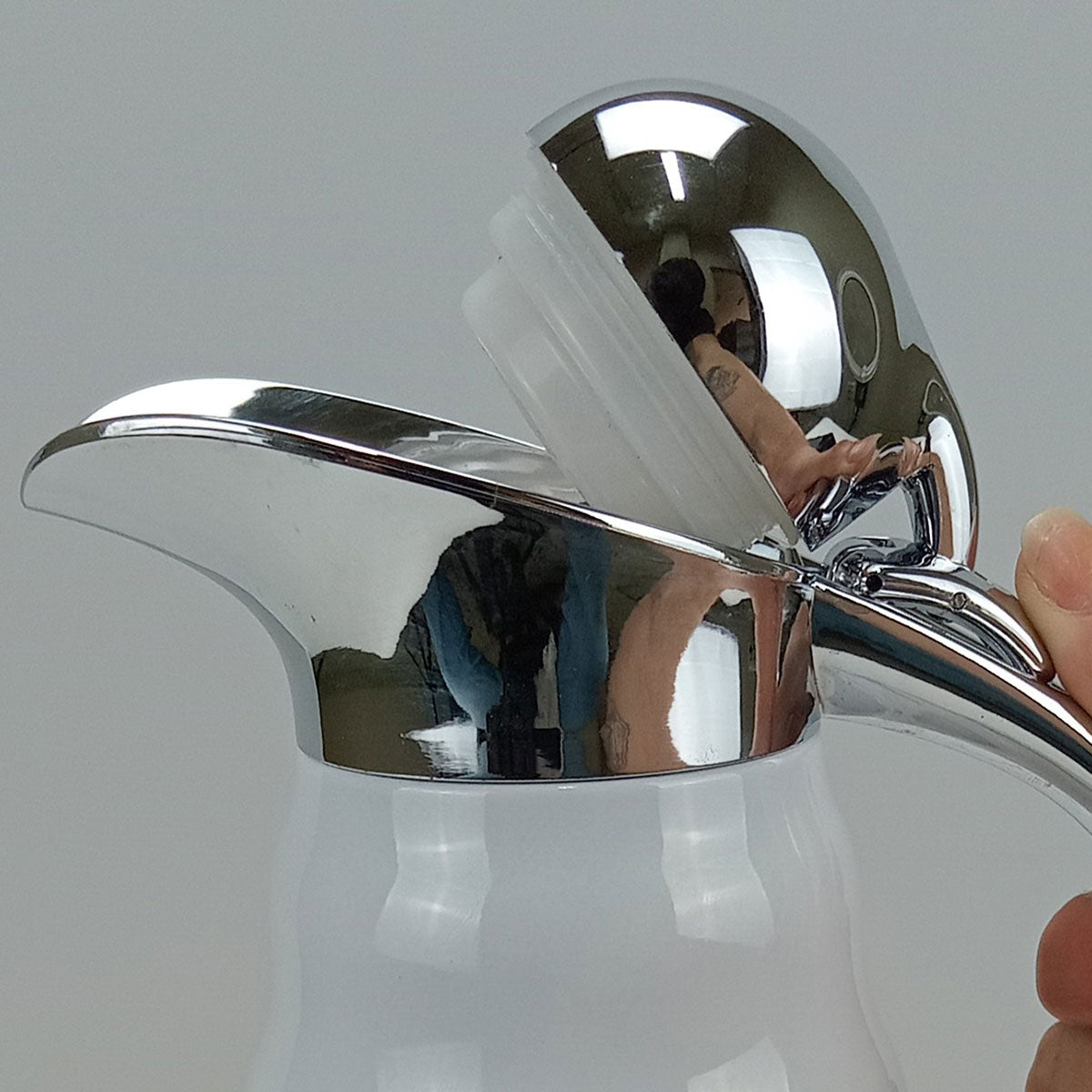 Garrafa Térmica Inox Muller 1,6L Branca Parede Dupla 27x17x15cm