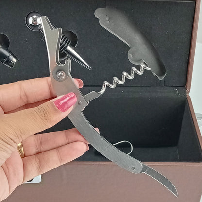 Kit Acessórios para Vinho Malbec com Estojo Sintético Marrom 5 Peças