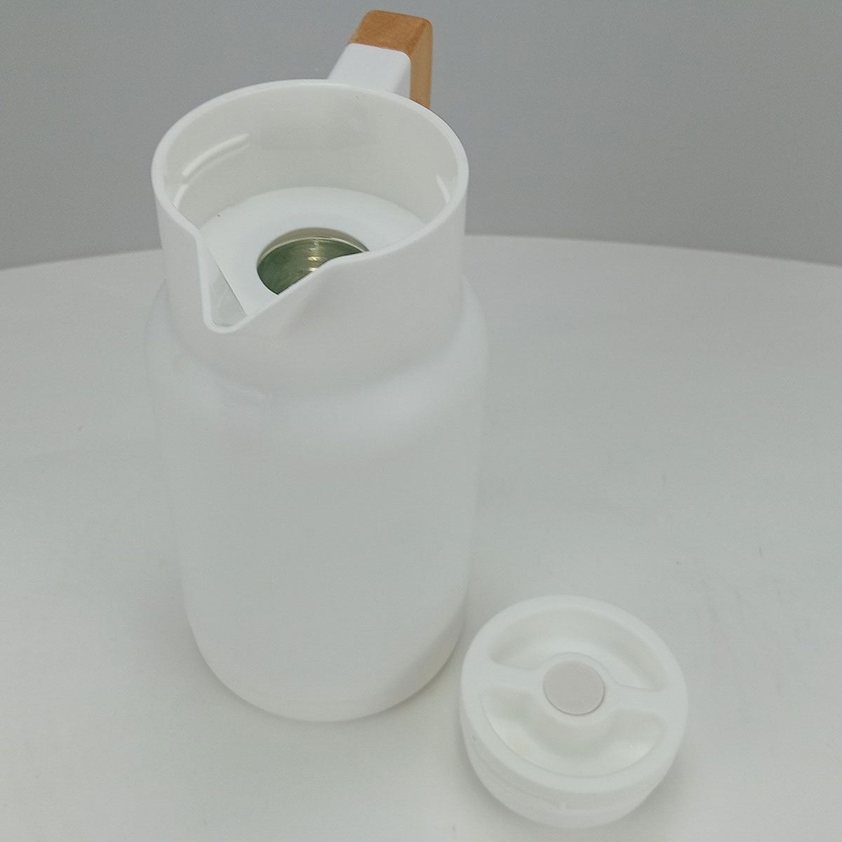 Garrafa Térmica Norden 1L Plástico Branco 25x13cm Antivazamento