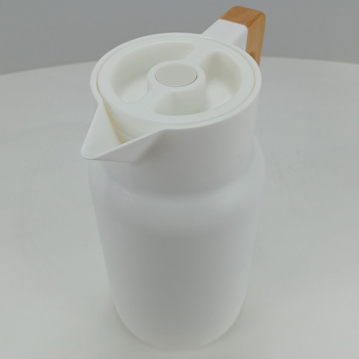 Garrafa Térmica Norden 1L Plástico Branco 25x13cm Antivazamento