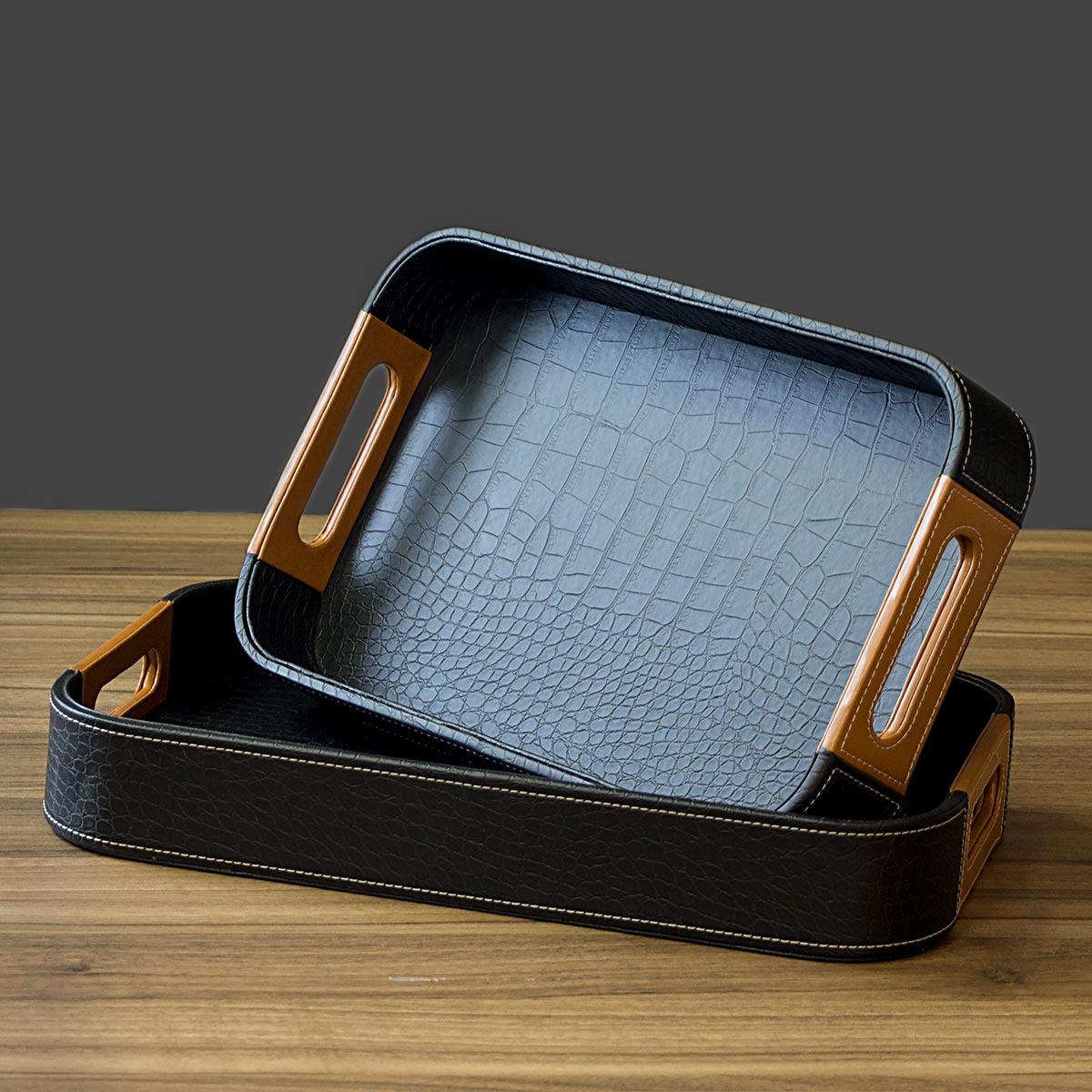 Bandeja Sintética Preta Grande 41,8x26,8cm - Elegante e Durável