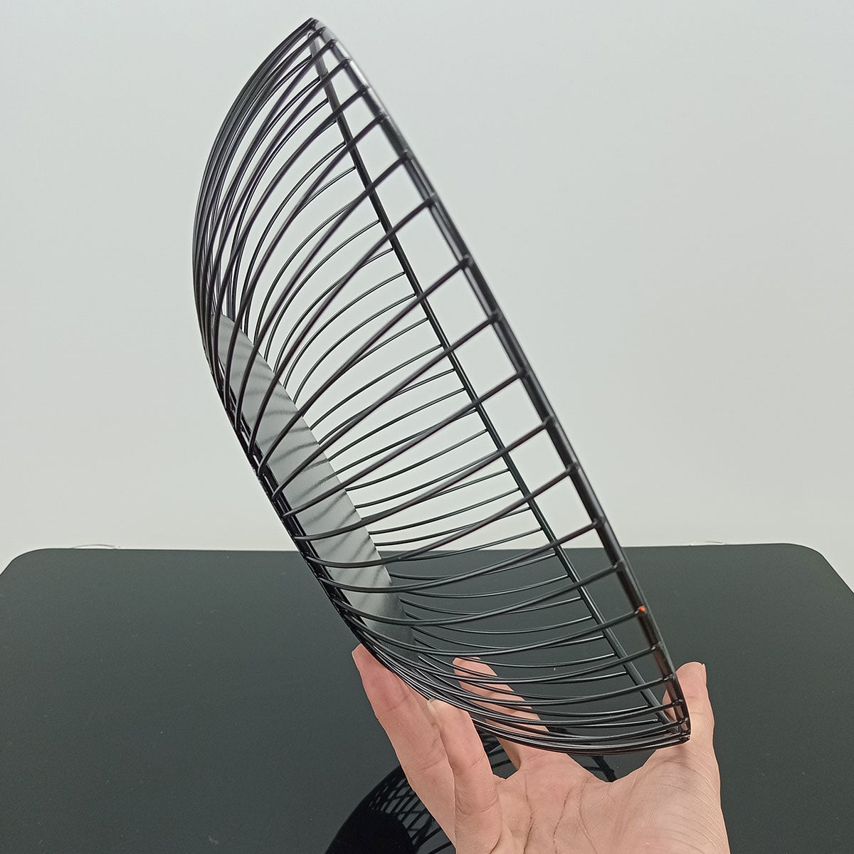 Fruteira de Metal Preta 28x28x8cm - Organizador de Frutas Elegante