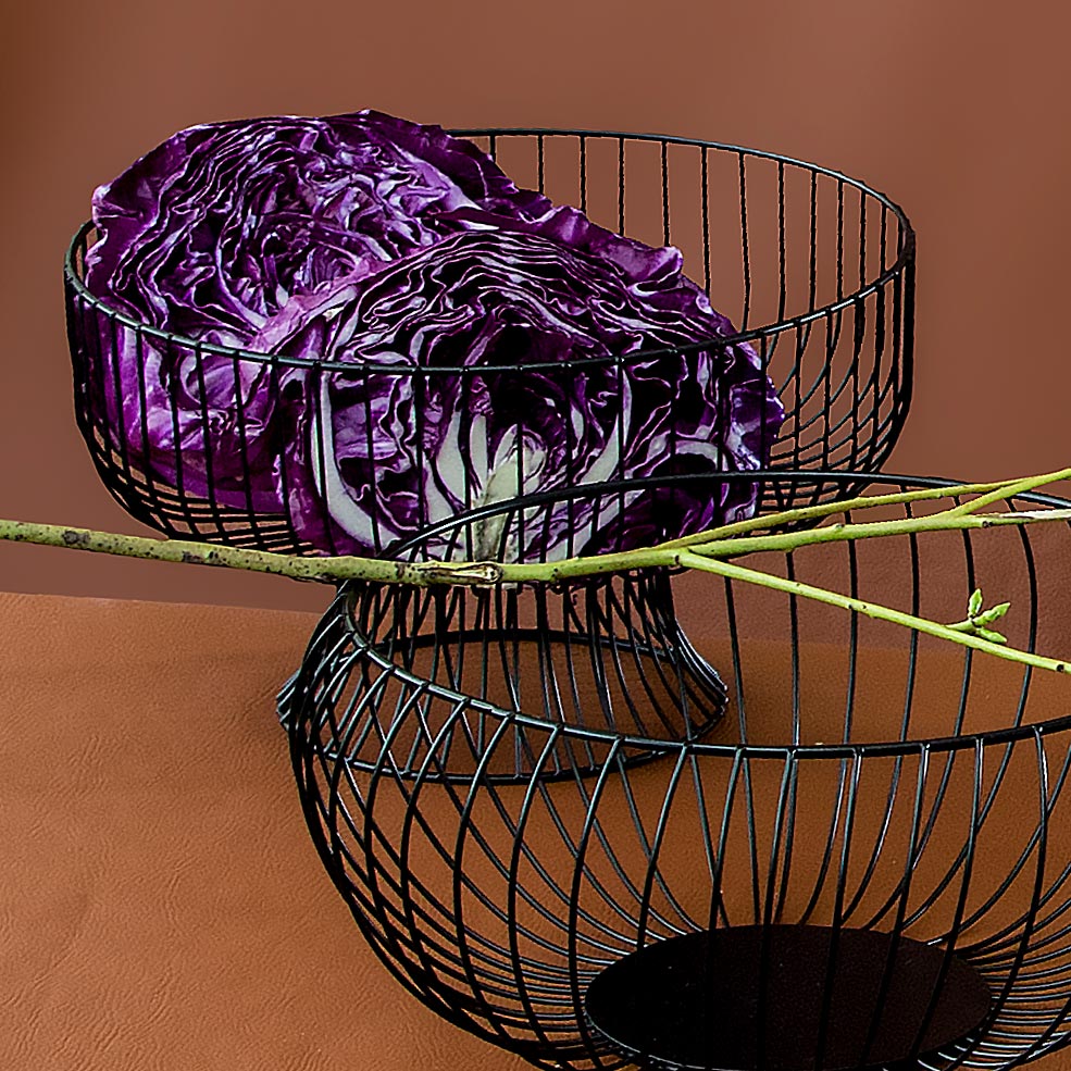 Fruteira de Metal Preto com Pé 15x26cm para Frutas Organizadas