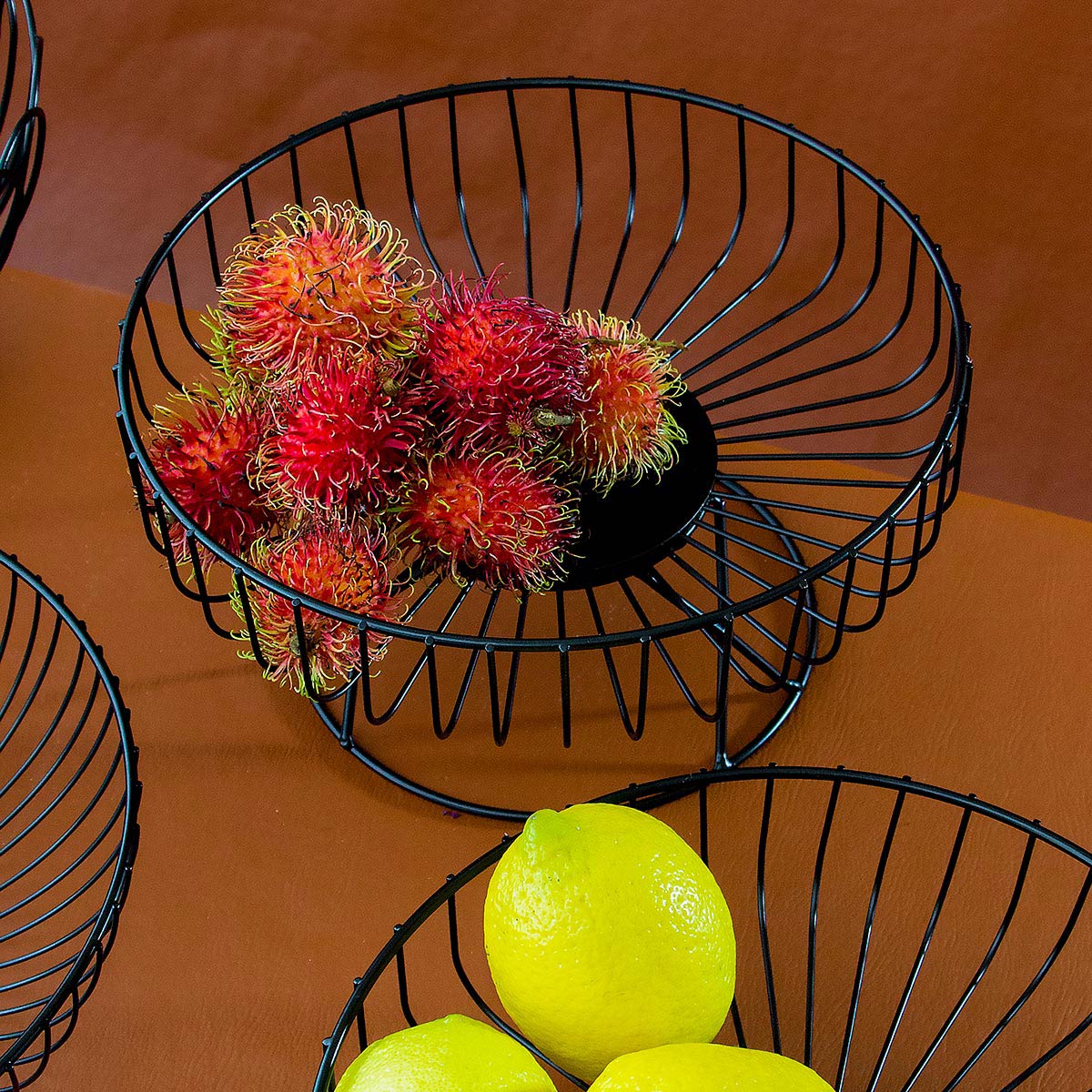 Fruteira com Pé de Metal Preto 13x25cm - Organizador de Frutas