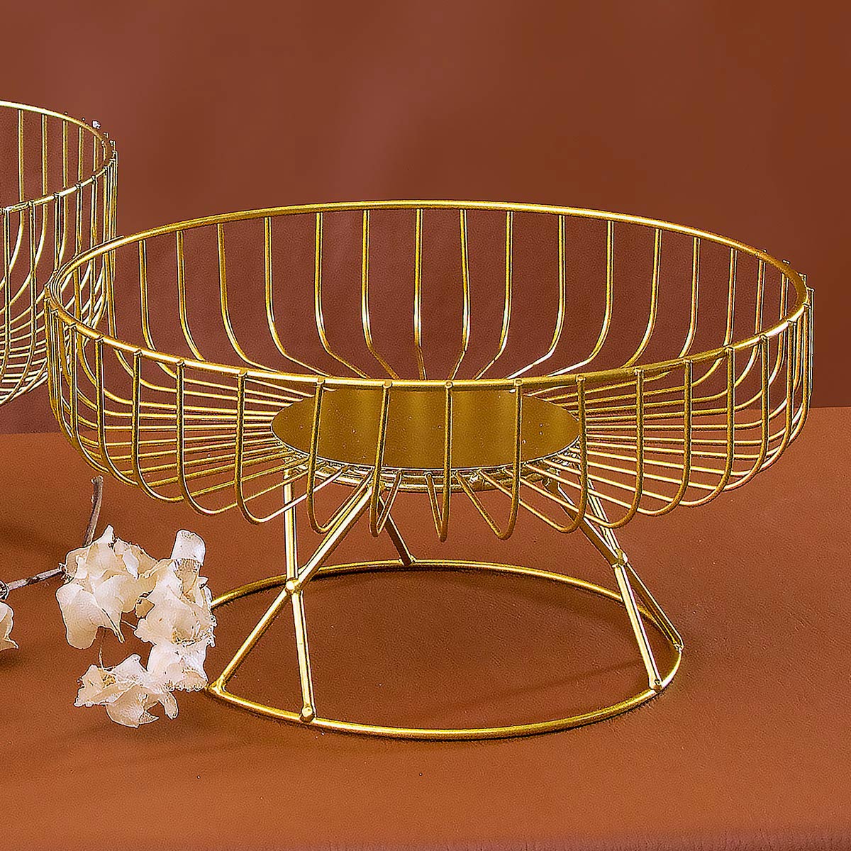 Fruteira Dourada com Pé de Metal 13x25,5cm para Frutas Organizadas