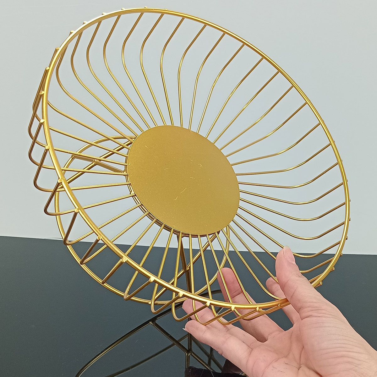 Fruteira Dourada com Pé de Metal 13x25,5cm para Frutas Organizadas