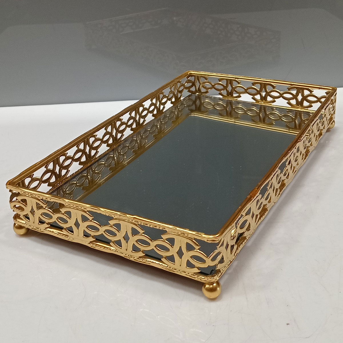 Bandeja Espelhada Dourada em Metal 3x22x13cm para Servir