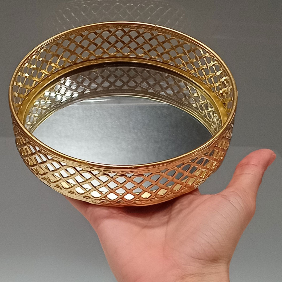 Bandeja Espelhada Dourada em Metal 5x15x15cm para Servir