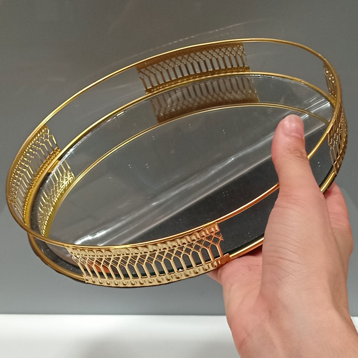 Bandeja Espelhada Dourada Metal 23x23cm para Servir e Decorar