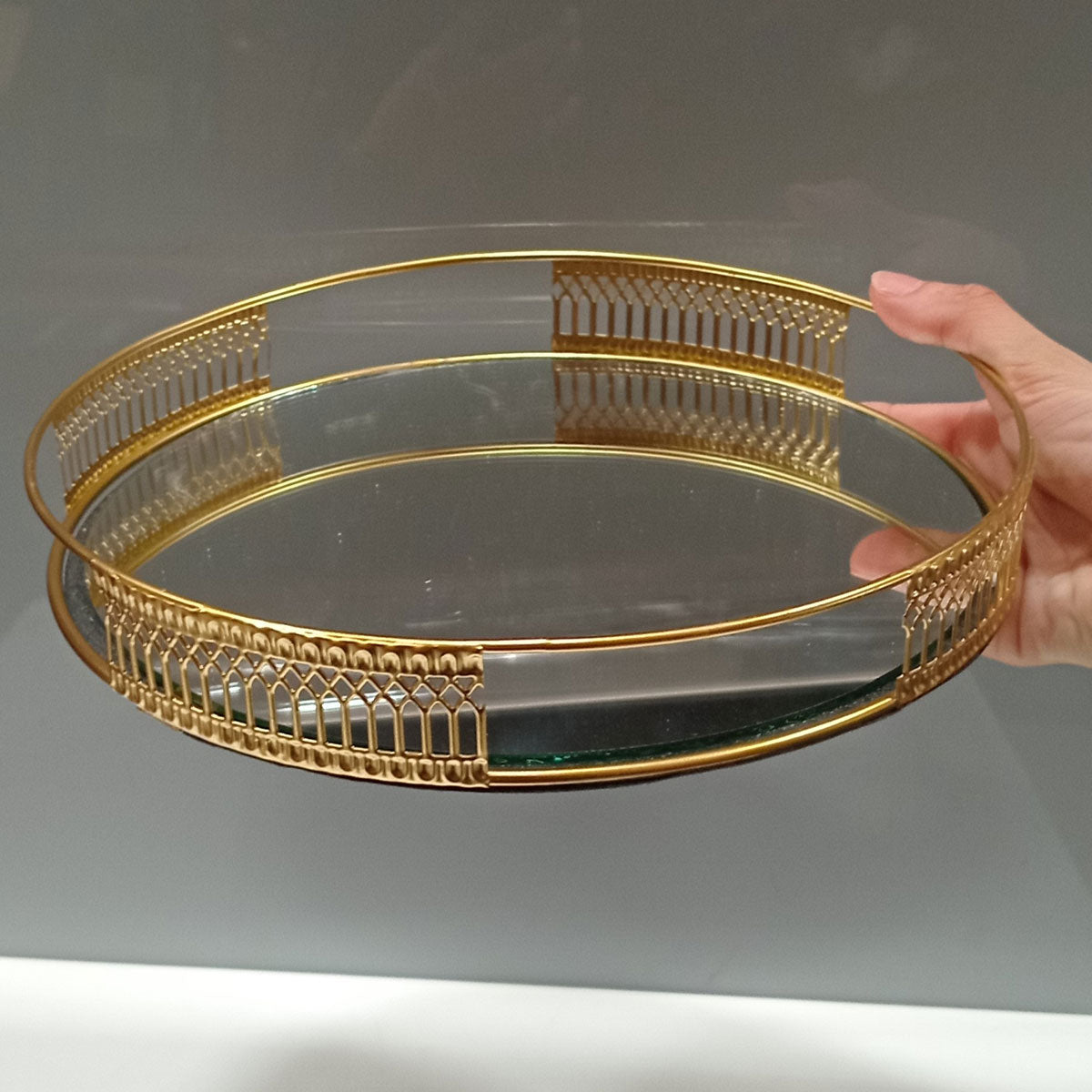 Bandeja Espelhada Dourada Metal 23x23cm para Servir e Decorar