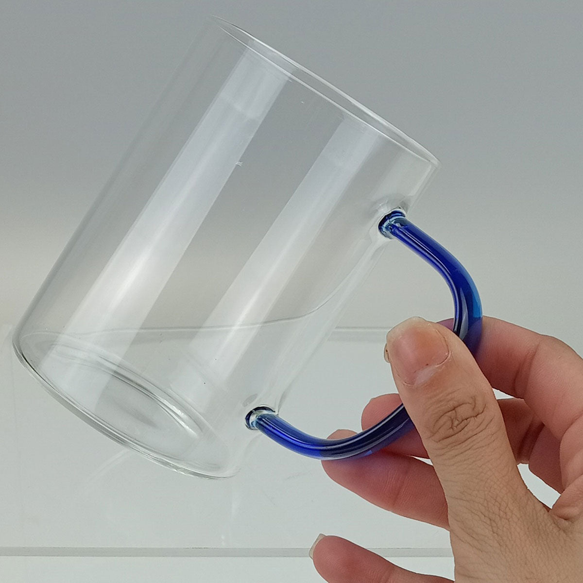 Caneca Borossilicato 450ml Transparente com Alça Azul - Resistente