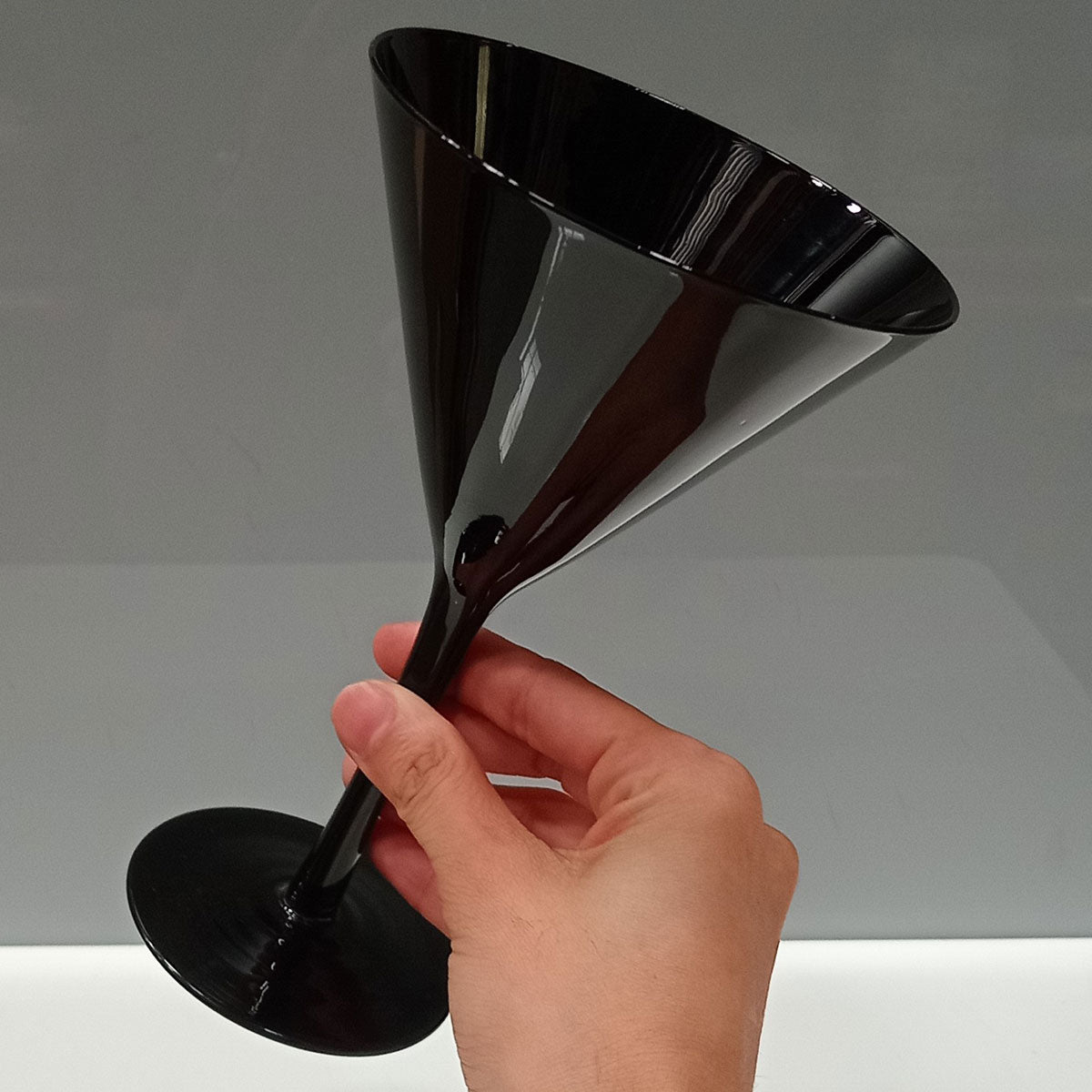 Conjunto 6 Taças Martini Vidro Preto 330ml 19x12x12cm Alta Resistência