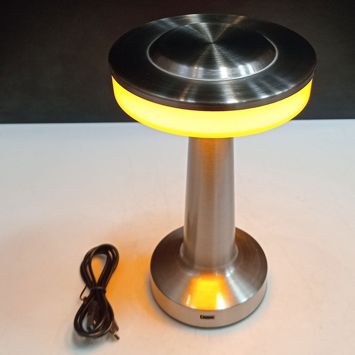 Luminária de LED Mesa USB Metal Prata 19,4cm - Iluminação Eficiente