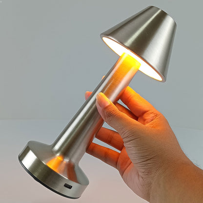 Luminária de LED Mesa USB Metal Prata 21x9x9cm - Iluminação Eficiente