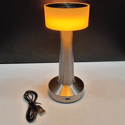 Luminária LED Mesa USB Metal Prata 21x9x9cm - Iluminação Eficiente