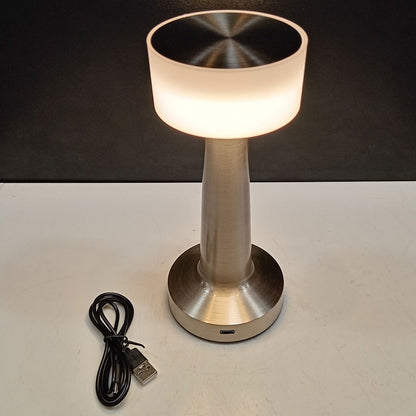 Luminária LED Mesa USB Metal Prata 21x9x9cm - Iluminação Eficiente