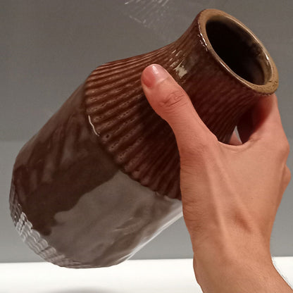 Vaso de Cerâmica Marrom 21x12cm para Decoração e Arranjos Florais