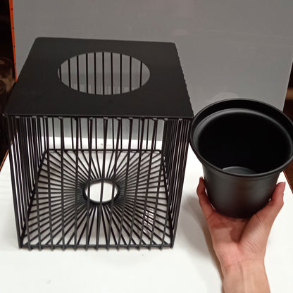 Cachepô de Metal Preto 24x22cm para Plantas - Resistente e Elegante