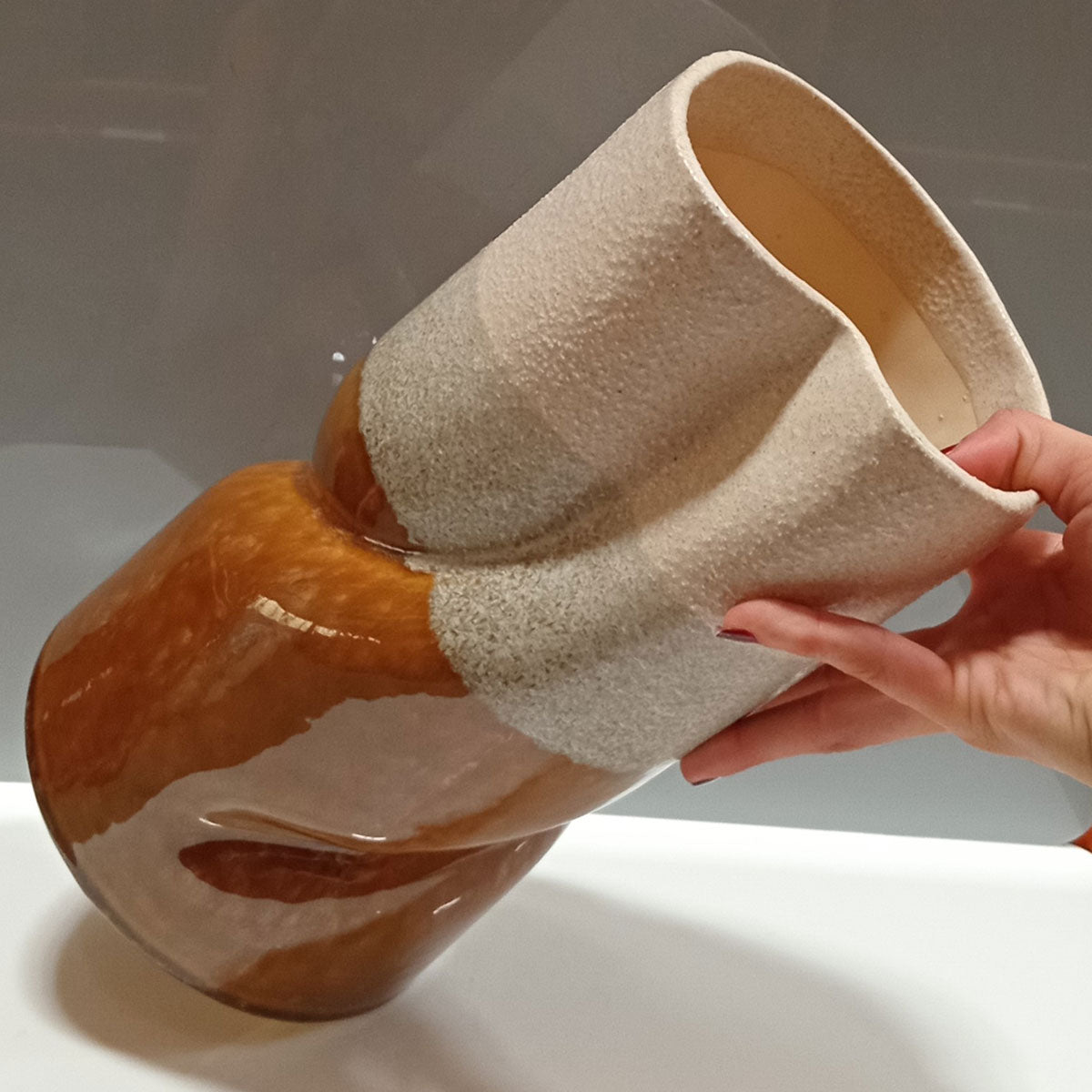 Vaso de Cerâmica Marrom 28x16cm para Decoração Elegante