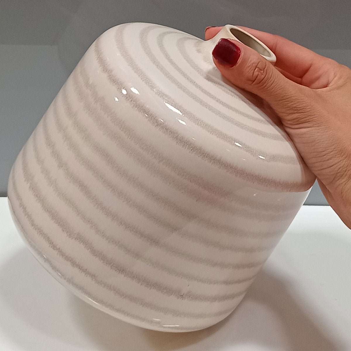 Vaso de Cerâmica Creme 17x17x17cm para Decoração e Arranjos