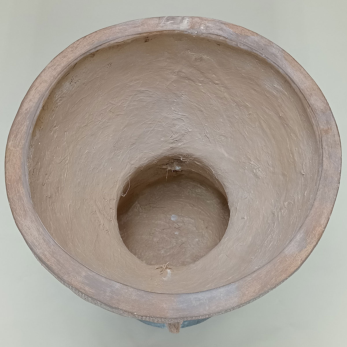 Cachepô de Resina Cinza 44x34cm para Decoração de Interiores