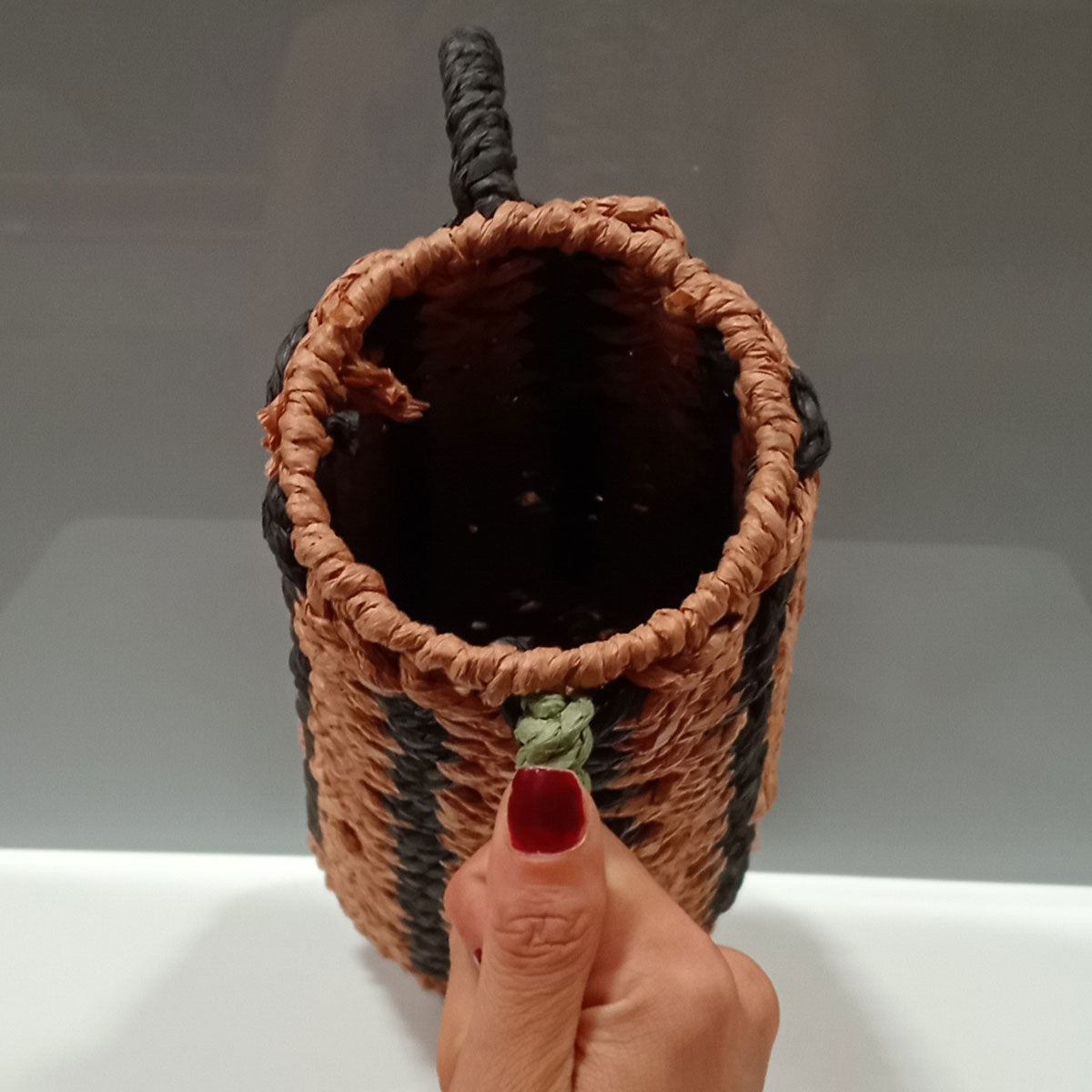 Vaso de Fibra Bege 31x23cm para Decoração de Ambientes