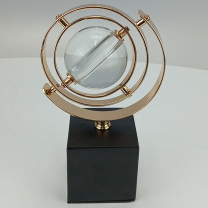 Escultura Decorativa em Metal Dourado 23x15cm para Ambientes