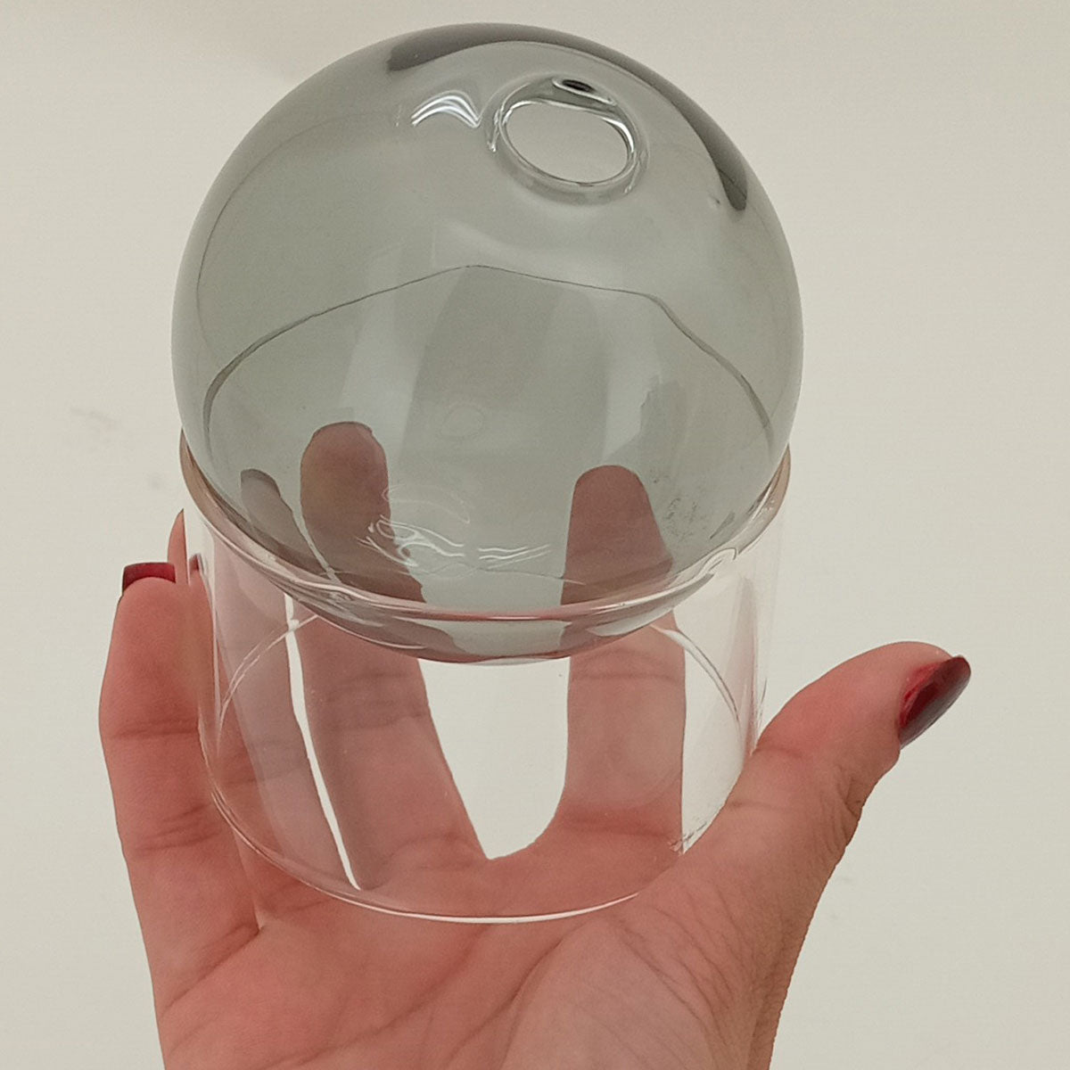 Vaso Esfera Vidro Cinza 10x10cm com Suporte Decorativo
