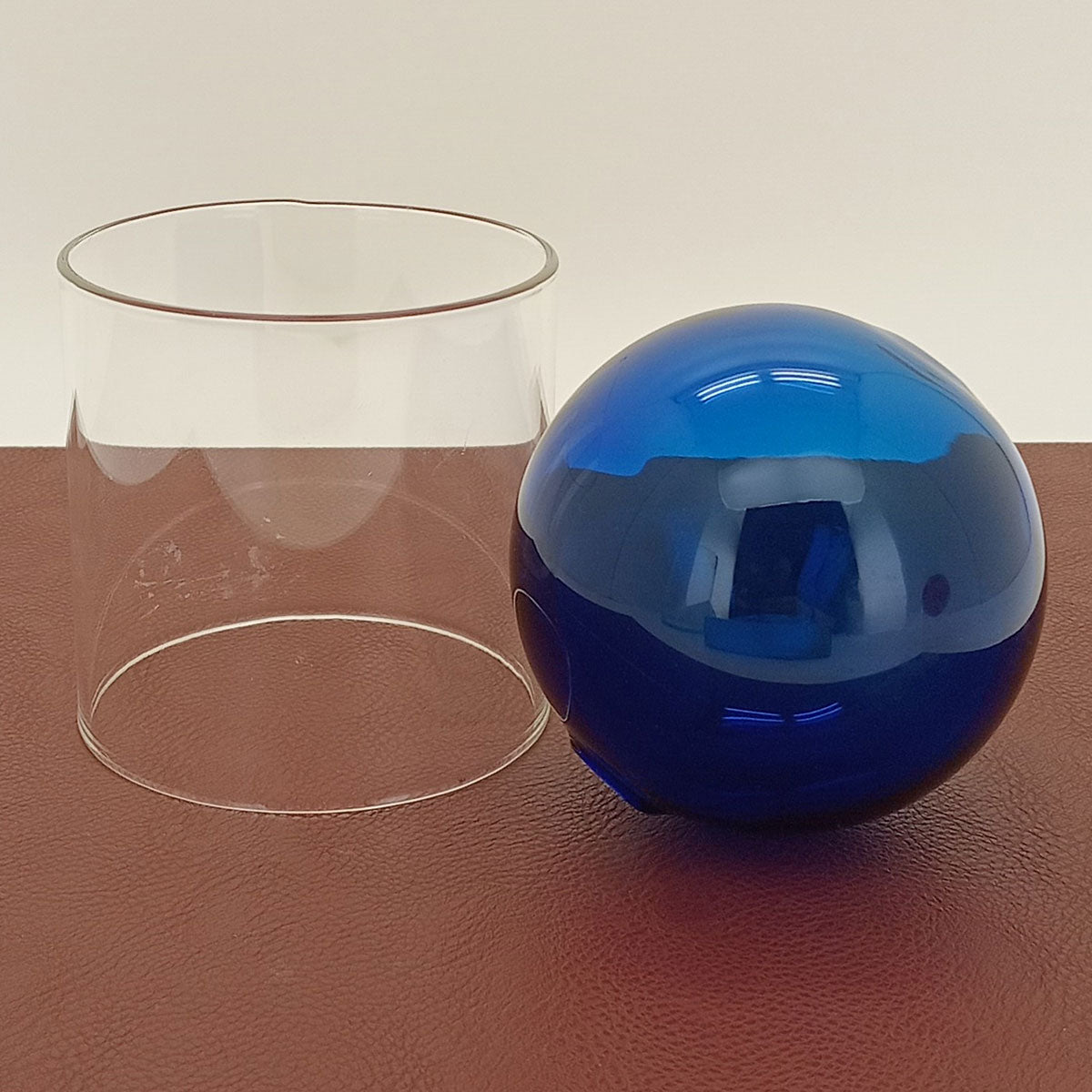 Vaso Esfera Azul em Vidro com Suporte 13x13cm para Decoração