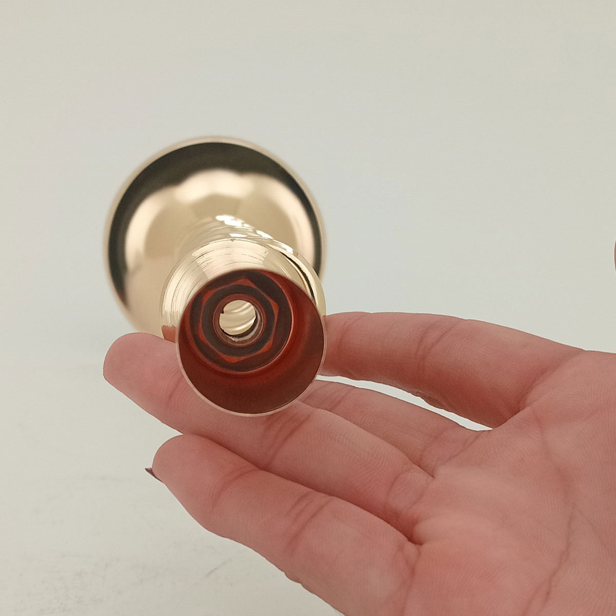 Castiçal de Metal Dourado 23cm para Velas - Decoração Elegante