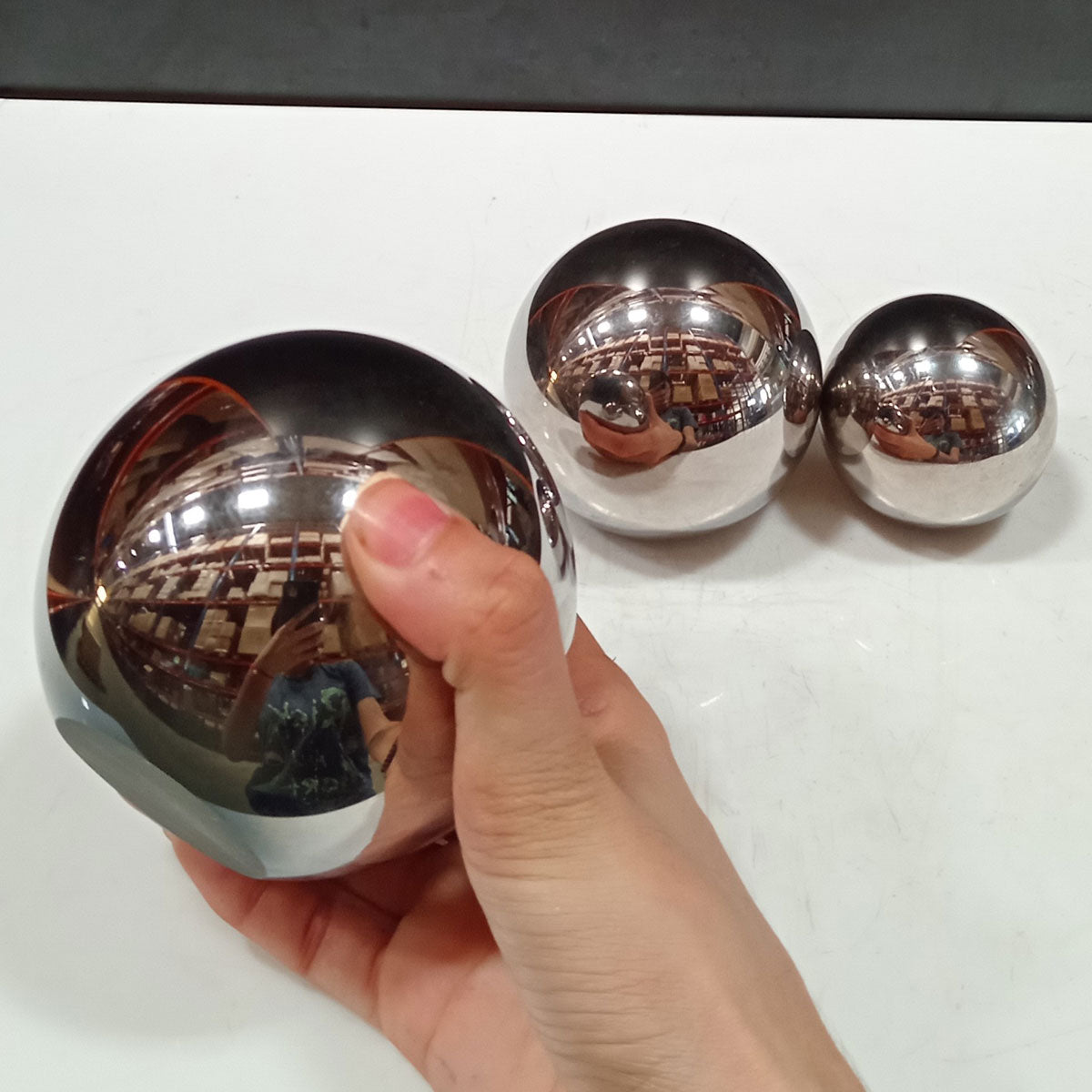 Conjunto de Esferas Decorativas em Vidro Cinza - 3 Tamanhos