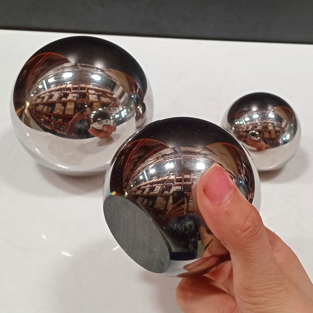 Conjunto de Esferas Decorativas em Vidro Cinza - 3 Tamanhos