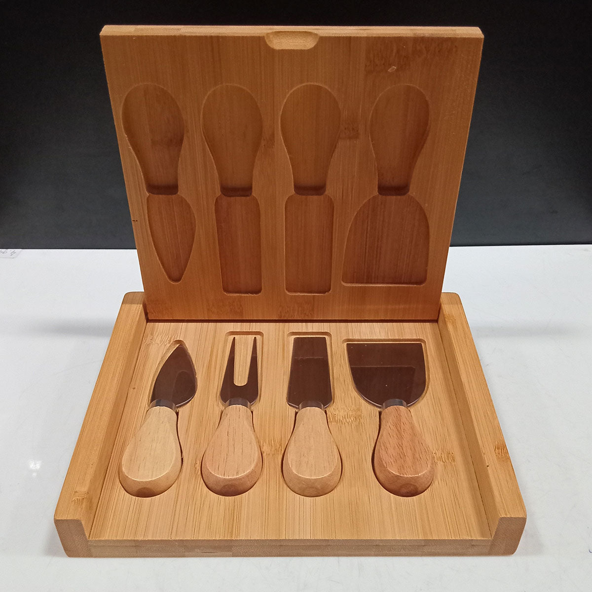 Jogo de Queijo Home&Co com Maleta Bambu Natural e Facas Especializadas