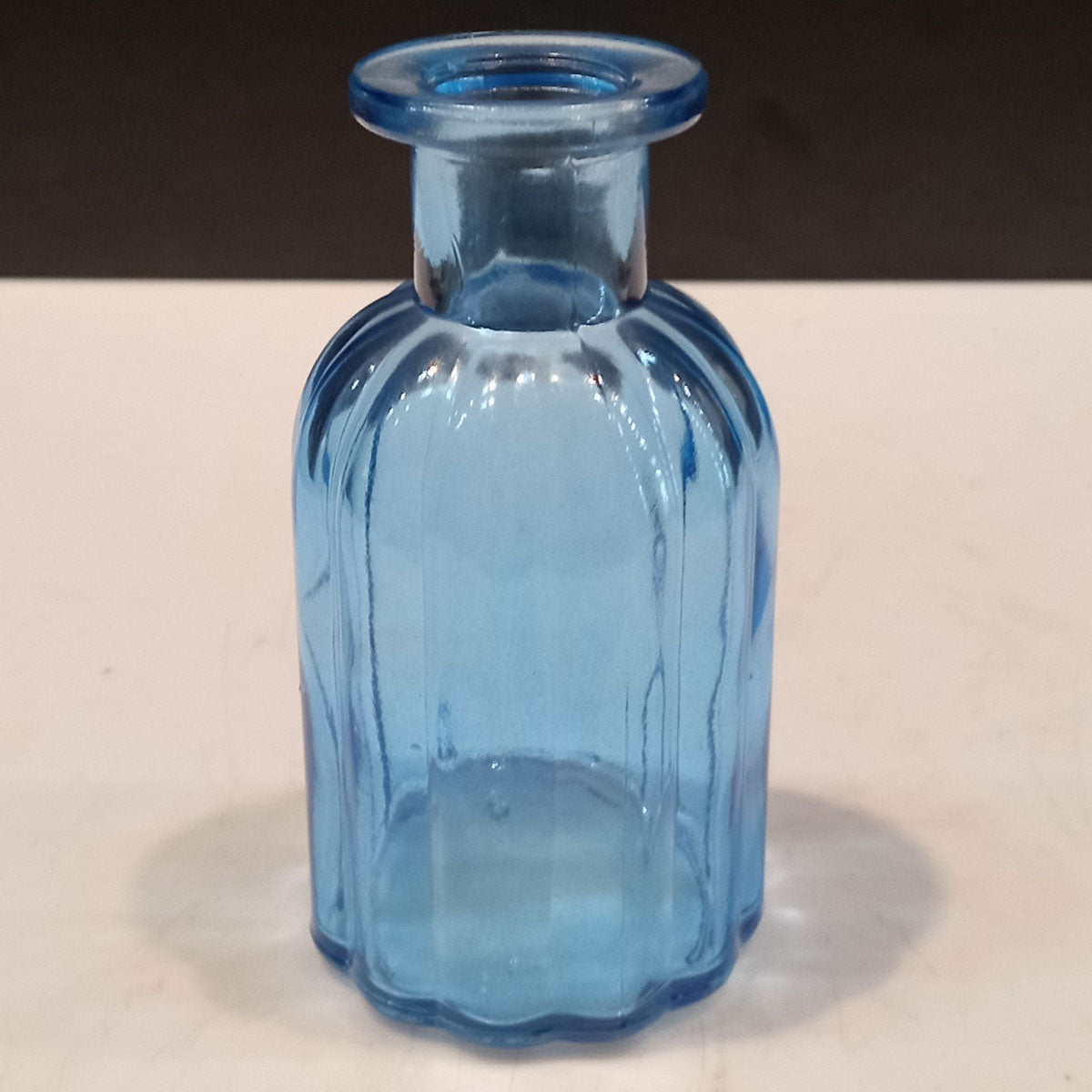 Vaso Garrafa Home&Co Vidro Azul 10x5cm para Decoração de Ambientes