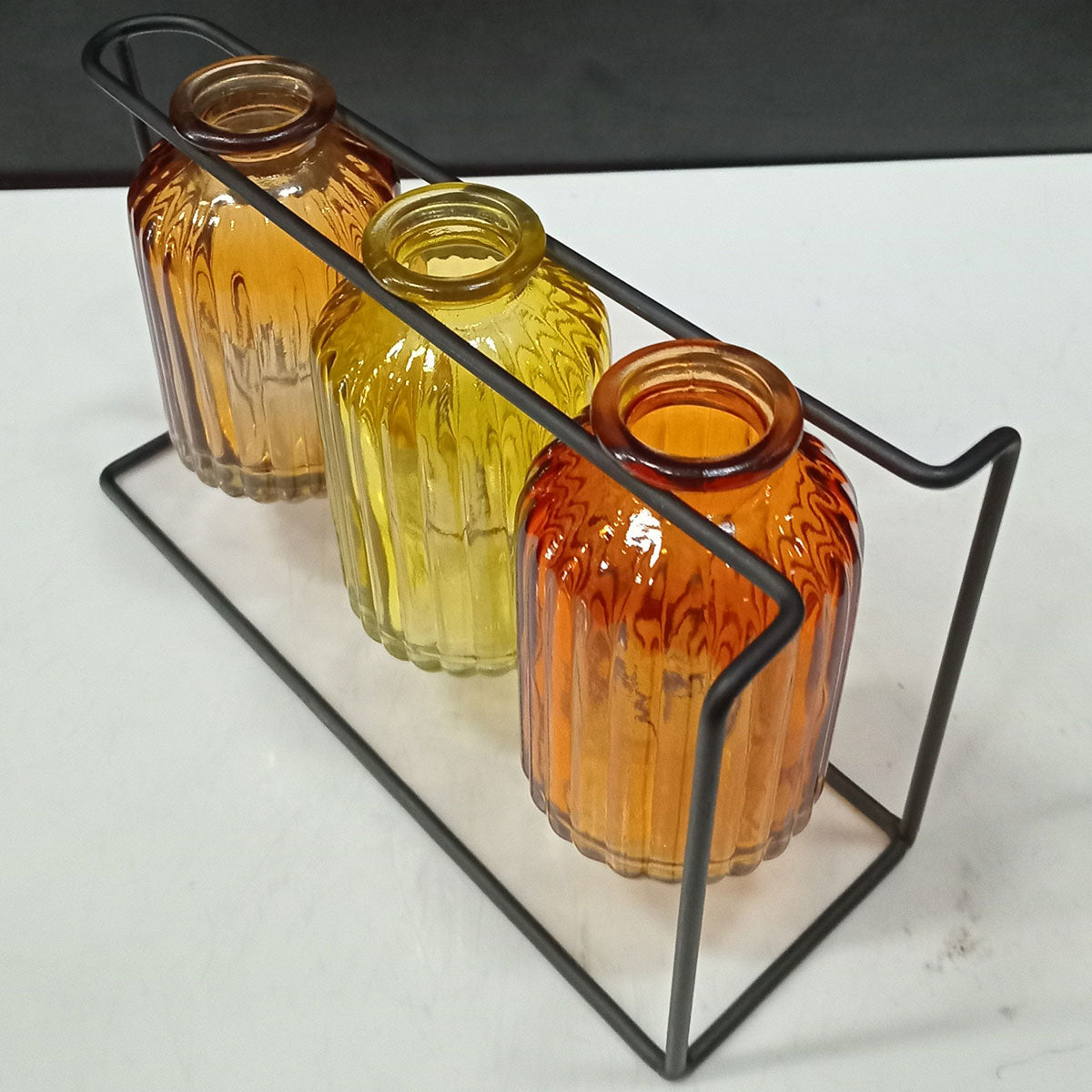 Vaso Garrafa Home&Co em Vidro Âmbar com Suporte de Metal 3 Peças