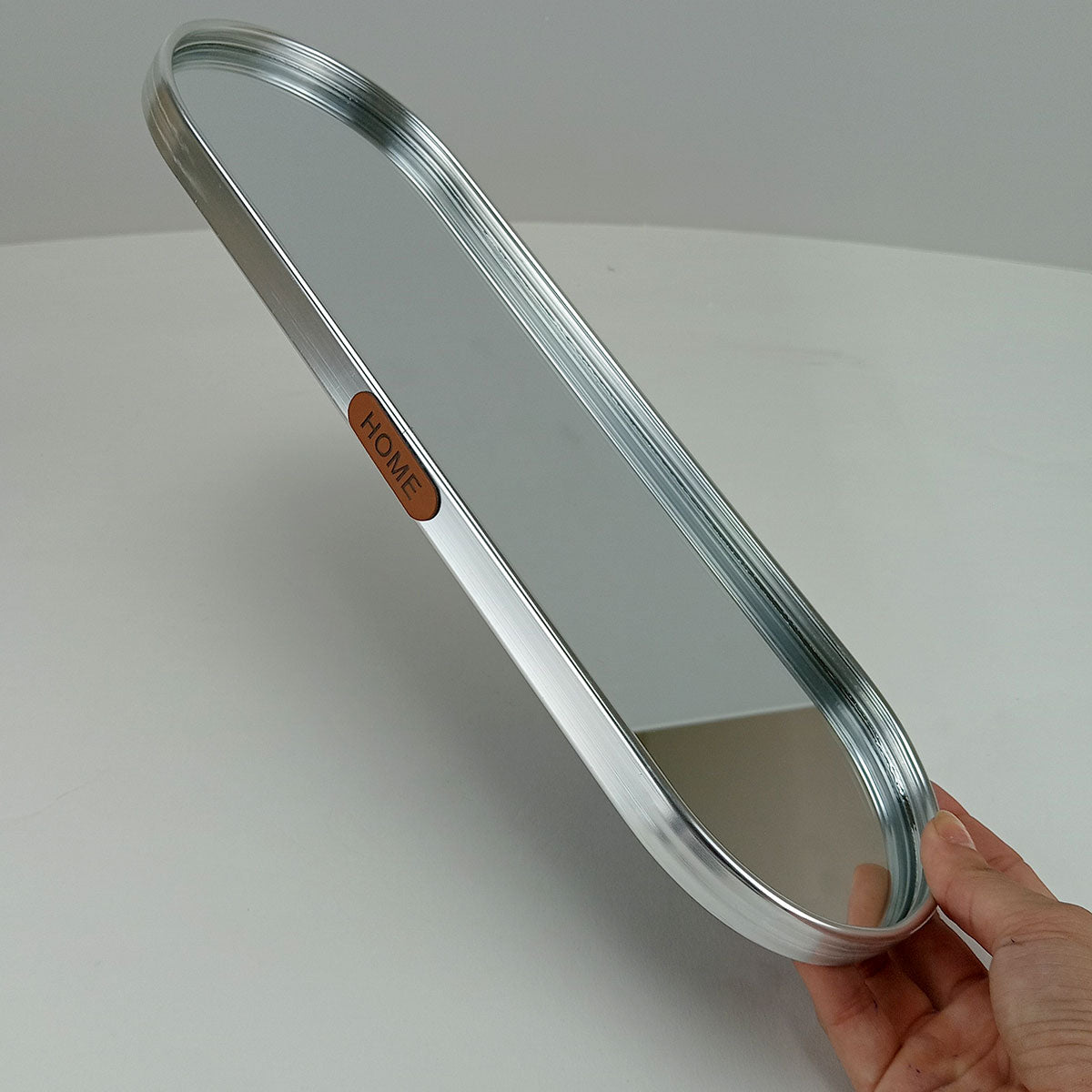 Bandeja Oval Prateada Home&Co em Metal com Espelho 35x12cm