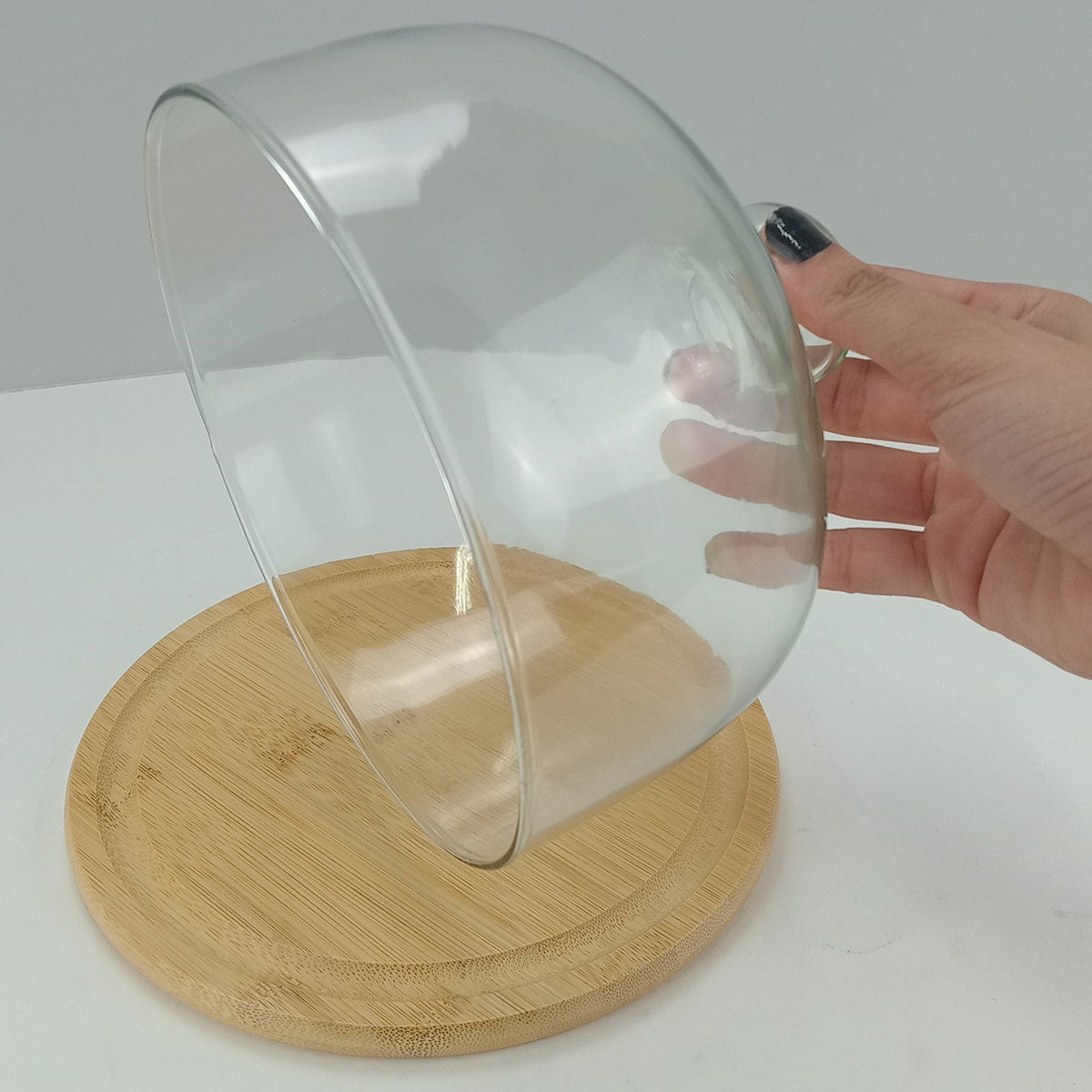 Prato de Bolo Redondo Home&Co com Tampa de Vidro e Base de Bambu 15cm